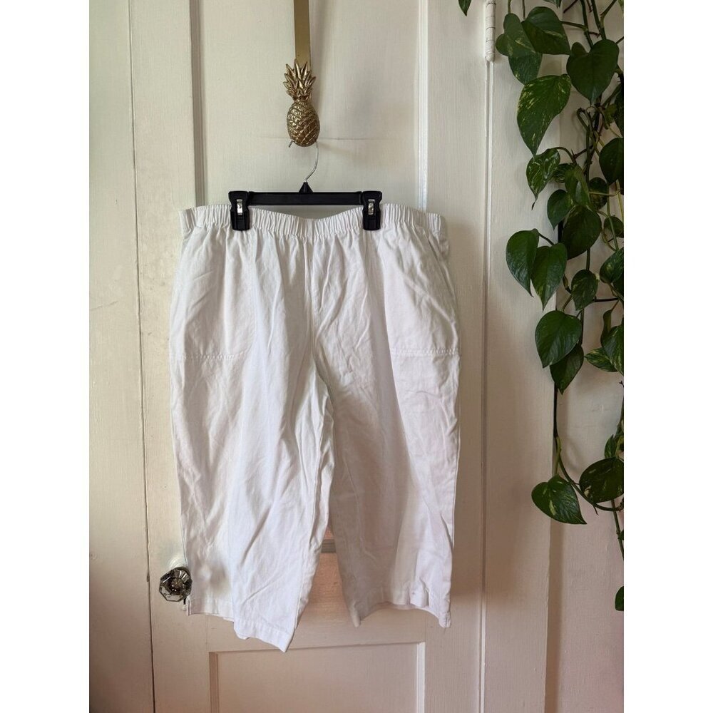 White stag women’s size 20, extra large white Capri pants